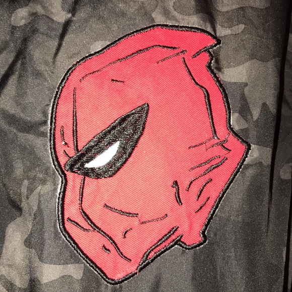 Men’s Marvel Deadpool Camo Jacket - Picture 2 of 9